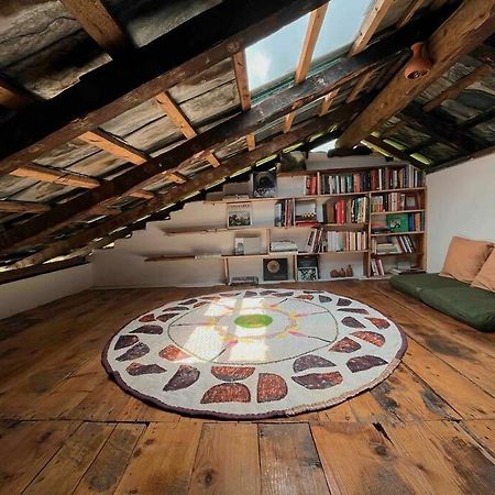 The Attic Library Villa Bīr Eksteriør bilde