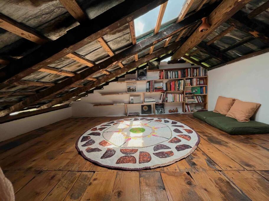 The Attic Library Villa Bīr Eksteriør bilde