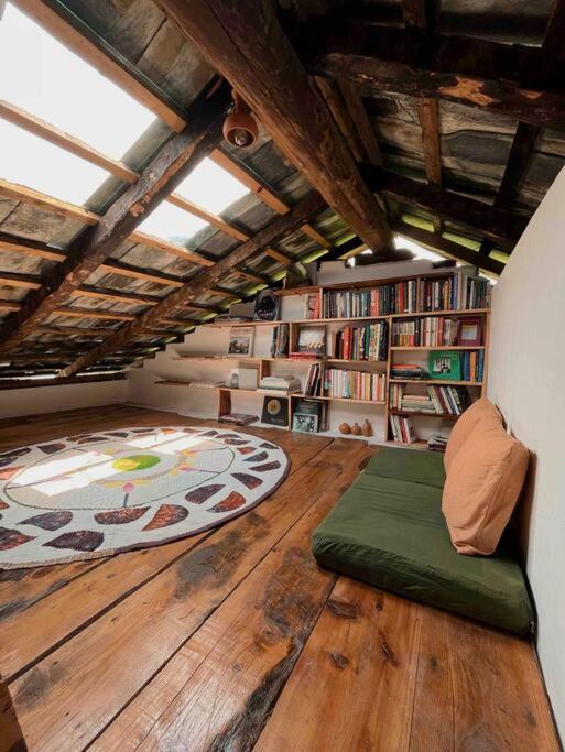 The Attic Library Villa Bīr Eksteriør bilde
